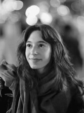 Neznáma z vianočných trhov II