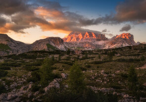 Dolomity v plameňoch