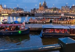 Amsterdam  - pri hl. stanici