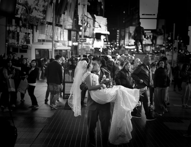 Novomanželia z Time Square