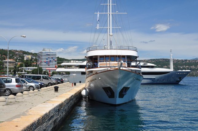 prístav OPATIJA