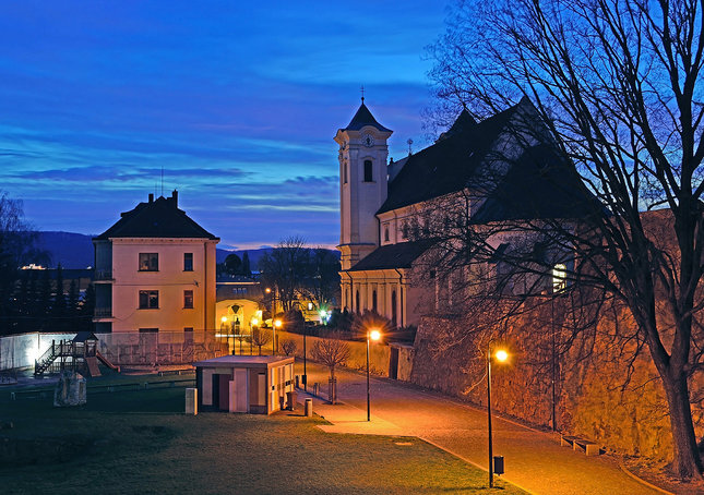 Mesto   večerných rozprávok ..