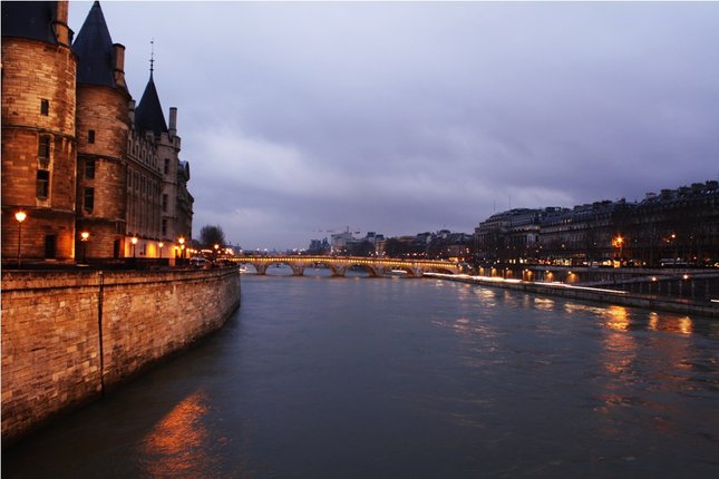 Večerný Paríž