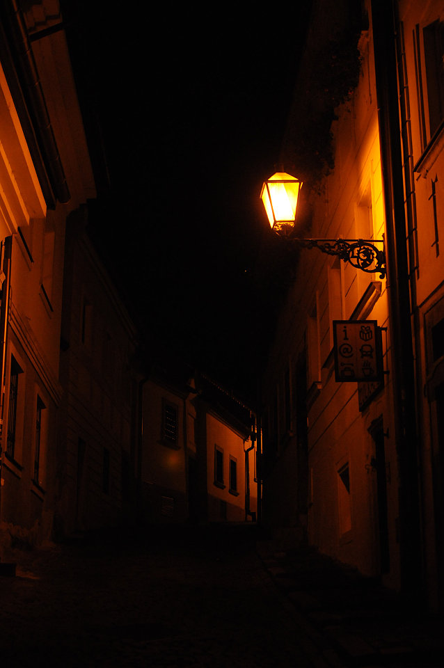 Uličky pod hradom (foto bez úprav)