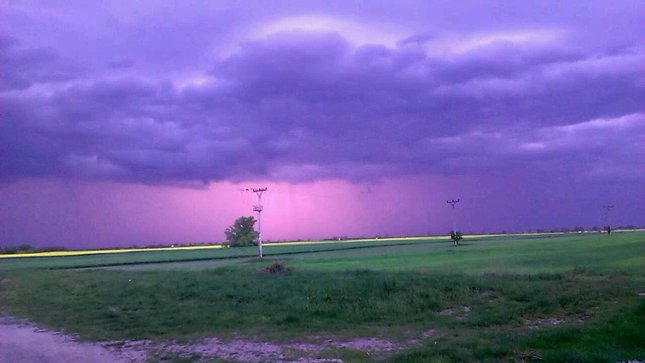 Prichádza búrka...