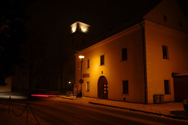 Knižnica a kostol