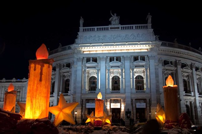 Giganticky adventny veniec