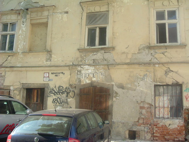 Prosím, zrenovuj ma!