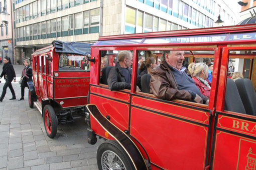 Turista pri obhliadke mesta