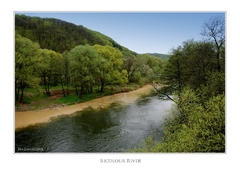 bicolour river