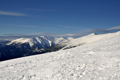 vetrom maľované oblaky