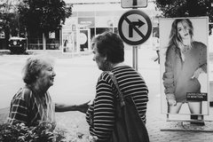 Pouličné obrazy žien