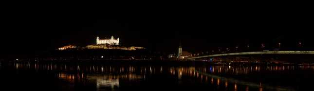 panoráma večernej Bratislavy