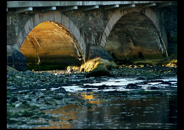 slnko pod mostom