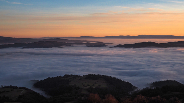Pod perinou ustlané.