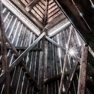 Zuberec-drevenna zvonica zvnútra