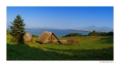 Nad Marou malá osada sa vznáša