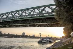 mosty pri západe slnka