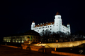 hrad v noci
