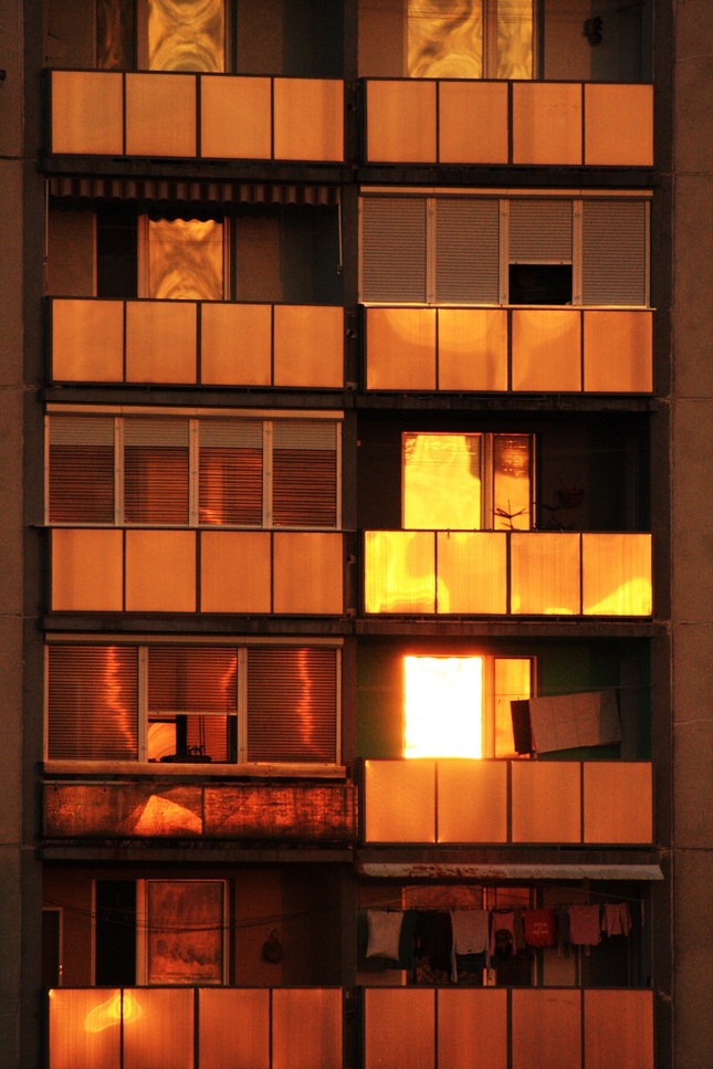 balkony v zajati slnecnych lucov