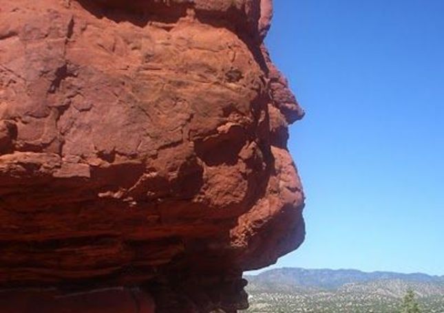 Hlava červenokožca (Red Rocks)