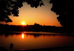 Silueta v Prahe,a rybár na Vltav