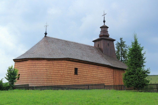 Drevený kostolík v obci Krivé