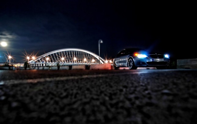 BMW 5 vs Apollo bridge