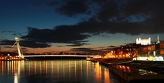 BRATISLAVA BEZ JAPONCA.