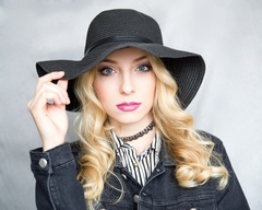 laura