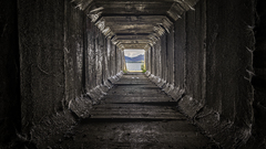 Temným tunelom ku L.Mare