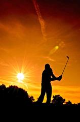 Golf pri západe slnka
