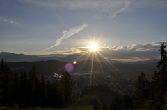 východ spoza krivána