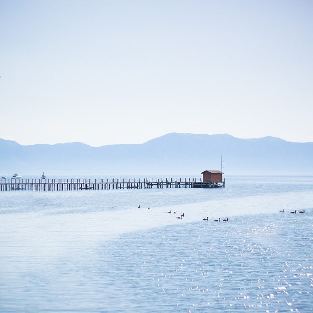Lake Tahoe zrána