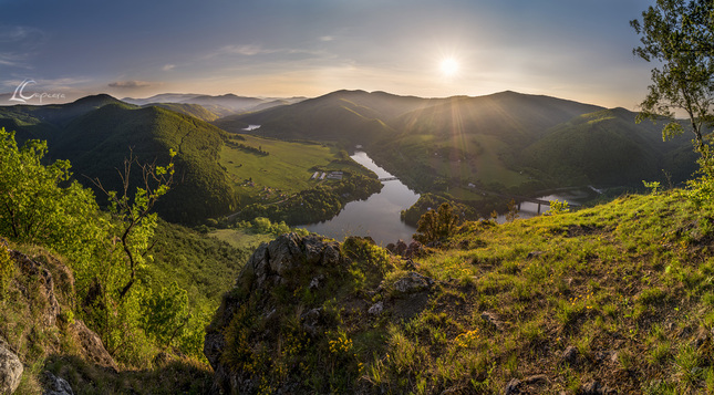 Májový západ nad Ružínom