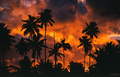 Ohnivý západ slnka v Polynézii