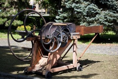 Stroj na sekanie trávy