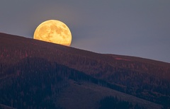 pri východe luny