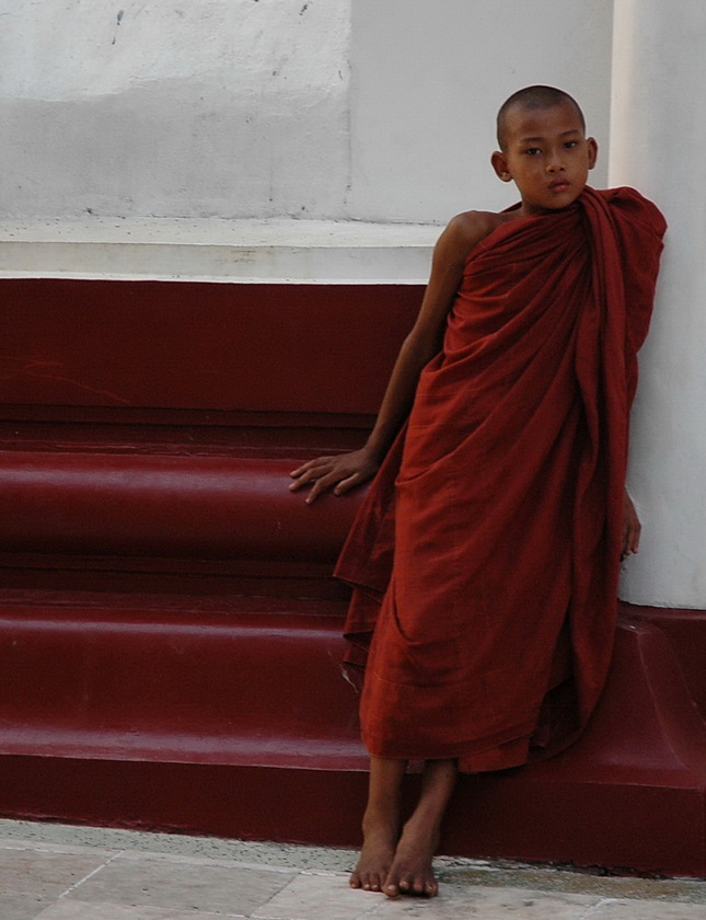 mladý mních