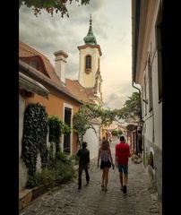 nejak im to tu zarastá