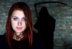MEMENTO MORI S ÚSMEVOM NA TVÁRI