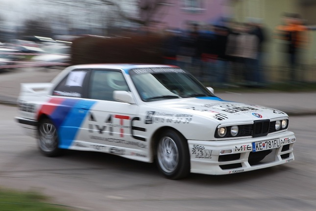 BMW E30 -pokus o panning