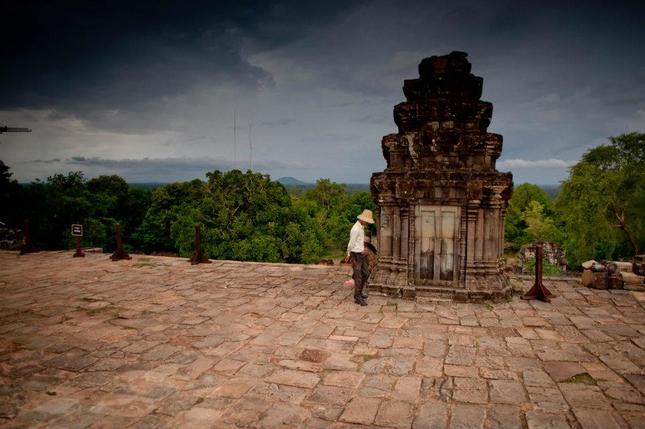 Walking Around Angkor Wat
