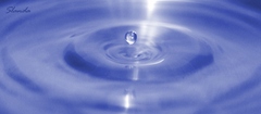 Kapka padajici na hladinu