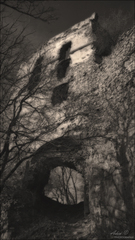 ...Ticho a samota na hrade 2...