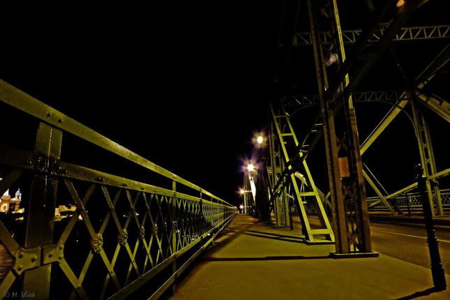 Zo Štúrovského mosta