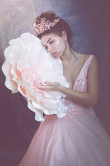 nežná ako kvet....