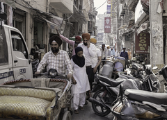 Amritsar, Golden Temple Road