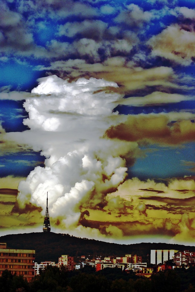 Cumulonimbus nad Kamzíkom