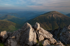 Skalný totem dolín